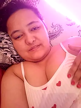 Snapshot of MollyJanette chatting on November 2025 07:57:01 AM MollyJanette online show from November 2025 07:57:01 AM