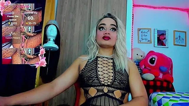 Snapshot of Sofiabigcock22 chatting on July 2026 11:17:02 AM Sofiabigcock22 online show from July 2026 11:17:02 AM