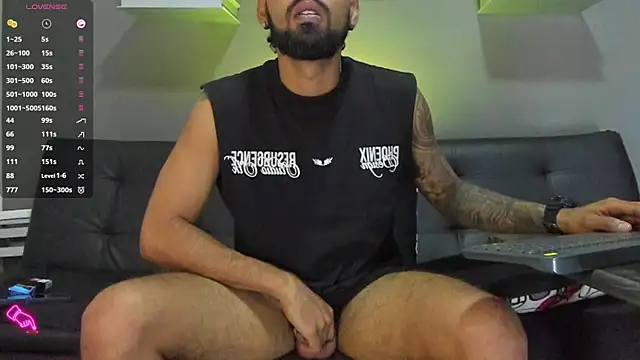 Snapshot of black_kameron_ chatting on October 2025 07:01:01 AM black kameron  online show from October 2025 07:01:01 AM