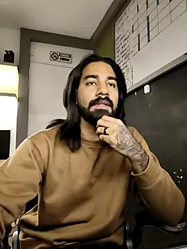 Snapshot of logan_arte_dance chatting on November 2025 11:37:02 PM logan arte dance online show from November 2025 11:37:02 PM