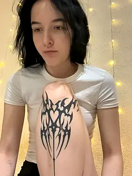  LovelyDana  online show from November 2025 05:15:01 PM