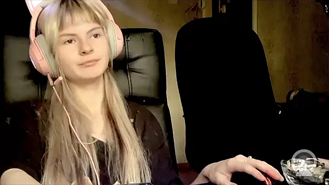 AnnaOlovely online show from October 2025 02:06:02 PM