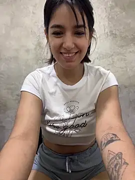 1evelinewood online show from March 2025 05:18:01 PM