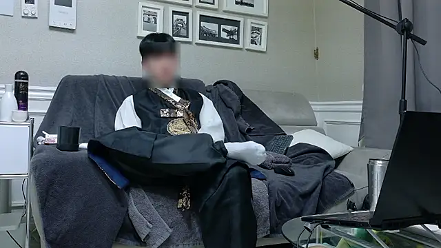 koreanboy2341 online show from February 2026 02:24:01 PM