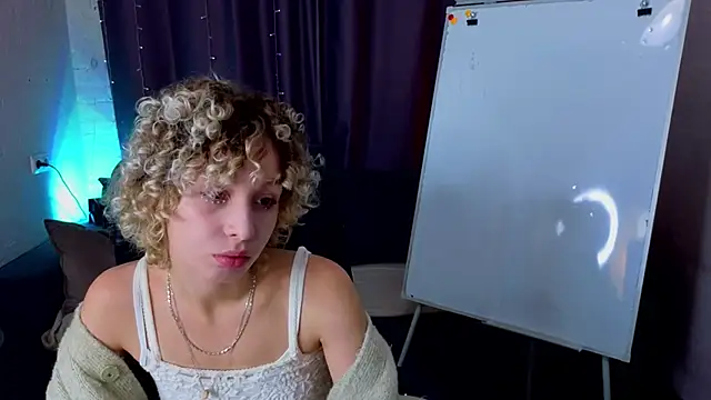 Mary Wahlberg online show from October 2025 05:41:01 AM