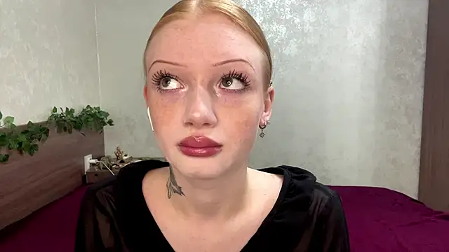 Iamlylu online show from November 2025 05:17:02 AM