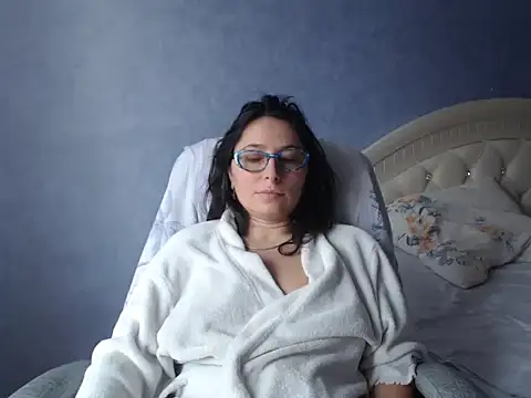 LuckyLisa23 online show from November 2025 10:37:01 AM