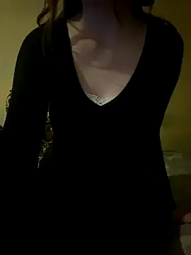 Snapshot of KittieCreme chatting on November 2025 02:17:01 PM KittieCreme online show from November 2025 02:17:01 PM