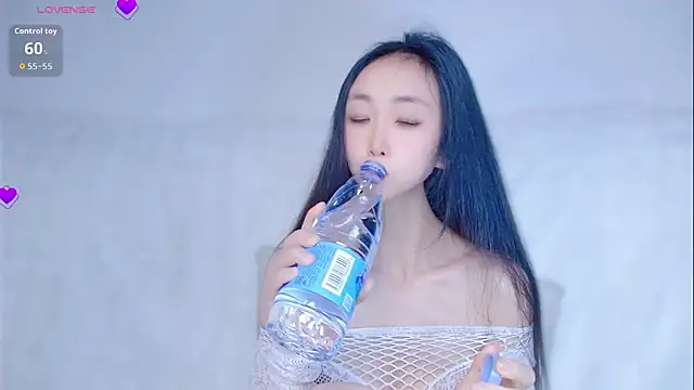 Snapshot of hyp0crite chatting on June 2026 03:27:02 PM hyp0crite online show from June 2026 03:27:02 PM