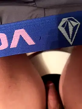 LilCheeky online show from December 2025 04:29:01 AM