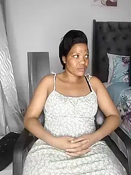 Snapshot of CaramelBoootie chatting on January 2026 06:44:01 PM CaramelBoootie online show from January 2026 06:44:01 PM