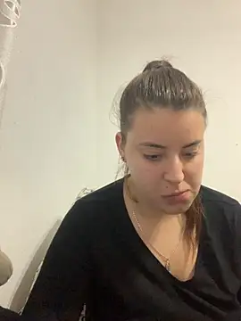 Snapshot of MiraCastellon chatting on October 2025 12:53:02 PM MiraCastellon online show from October 2025 12:53:02 PM