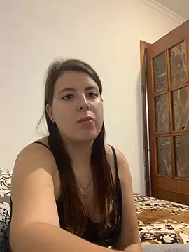 Snapshot of MiraCastellon chatting on October 2025 12:52:02 PM MiraCastellon online show from October 2025 12:52:02 PM