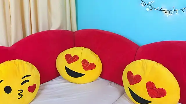 Snapshot of Soft_Lilly chatting on February 2026 06:11:02 AM Soft Lilly online show from February 2026 06:11:02 AM