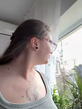 Amy  Leee  online show from April 2026 12:36:02 PM