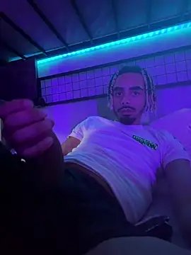 Snapshot of shadespider chatting on March 2026 12:52:02 PM shadespider online show from March 2026 12:52:02 PM