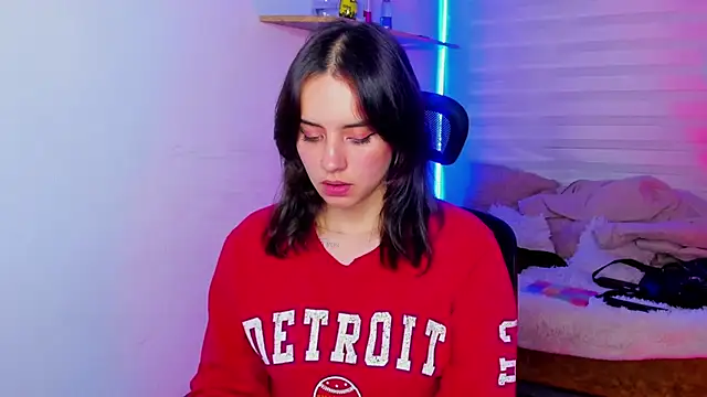 Emily Lindey online show from October 2025 03:10:02 AM