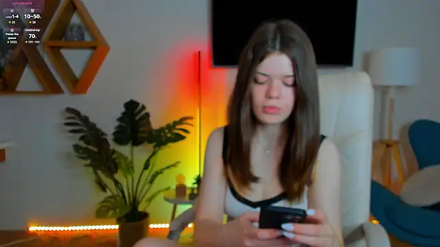 Hot  Tiny online show from March 2026 07:31:02 PM