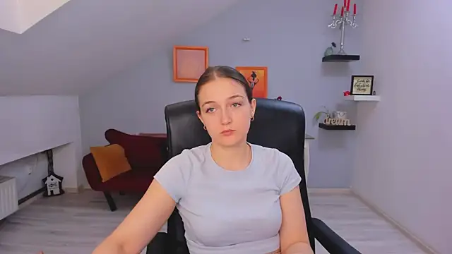 AnneWilsonn online show from April 2026 11:01:01 AM