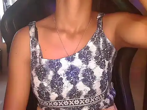 Snapshot of Surbhi_Taneja chatting on November 2025 06:34:01 AM Surbhi Taneja online show from November 2025 06:34:01 AM