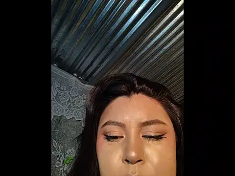 EliaStone05 online show from January 2026 04:39:02 AM