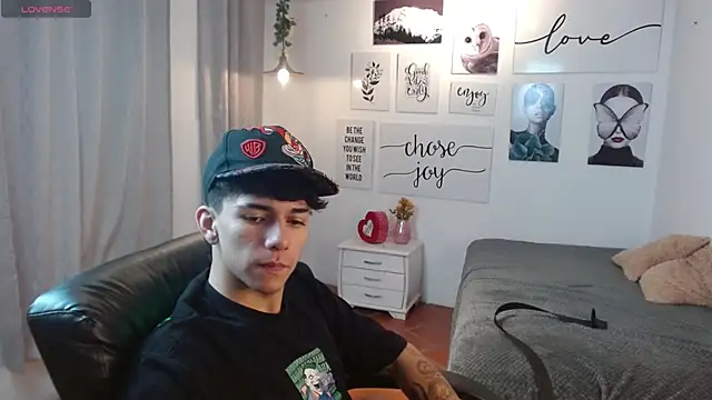 AmethystShadow17 online show from November 2025 03:23:02 PM