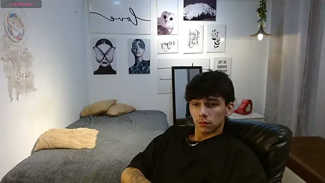 AmethystShadow17 online show from December 2025 12:57:02 PM