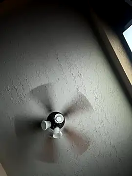 Snapshot of AlexRZ93 chatting on October 2025 06:37:02 AM AlexRZ93 online show from October 2025 06:37:02 AM