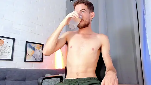 Snapshot of MATEO_HUNTER chatting on October 2025 05:24:01 PM MATEO HUNTER online show from October 2025 05:24:01 PM