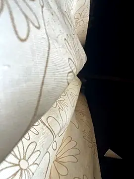 Zoe fire online show from October 2025 01:02:02 PM