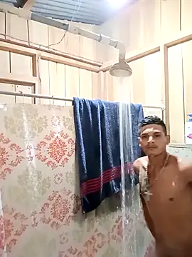 Snapshot of LuisMA2217 chatting on October 2025 09:15:01 PM LuisMA2217 online show from October 2025 09:15:01 PM