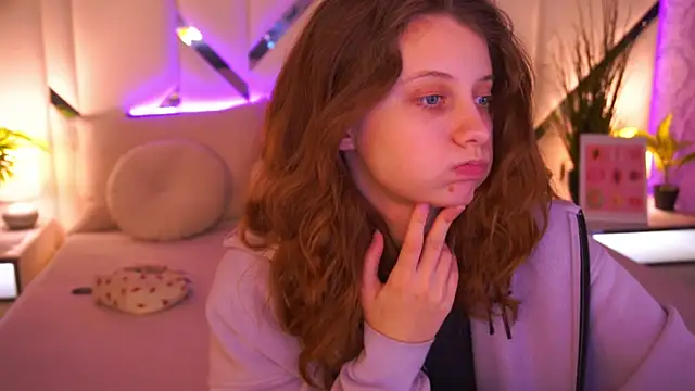 CuteeFoxy online show from March 2026 01:29:02 PM