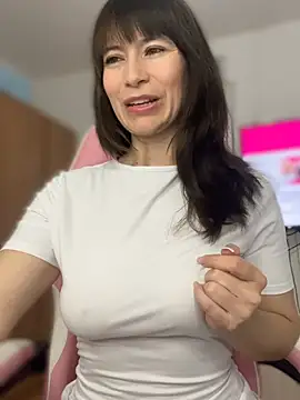 AlanaRius18 online show from April 2026 07:44:01 AM