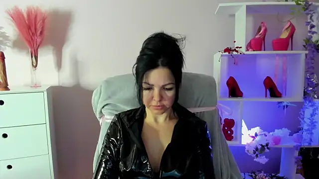 Mollybloom40 online show from April 2026 06:30:01 AM