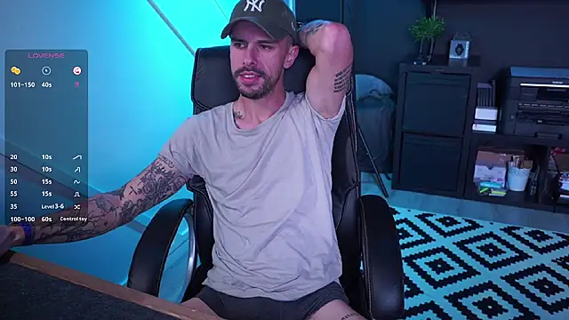 monsieurguitsxxx online show from November 2025 12:37:02 PM