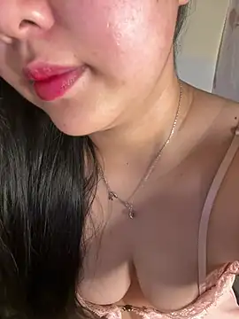 Snapshot of Aimee_milk chatting on April 2026 02:18:02 PM Aimee milk online show from April 2026 02:18:02 PM