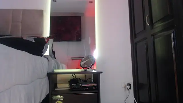 Snapshot of _TiniWild chatting on March 2026 08:46:02 PM TiniWild online show from March 2026 08:46:02 PM