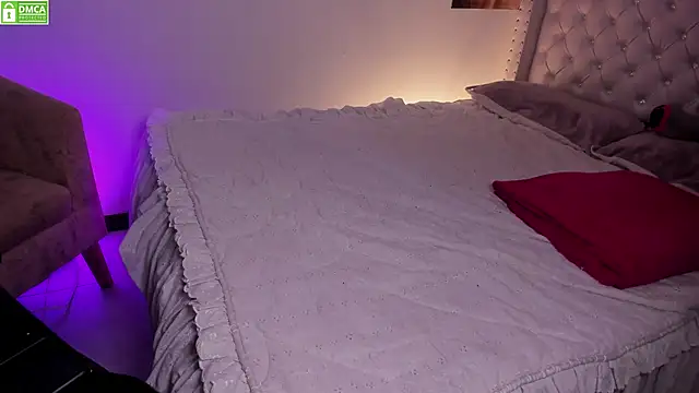 Bluepaula online show from November 2025 03:33:01 PM