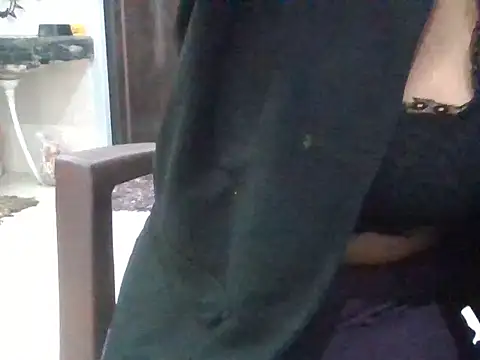 Snapshot of Rhea-Sen chatting on November 2025 06:52:02 PM Rhea-Sen online show from November 2025 06:52:02 PM