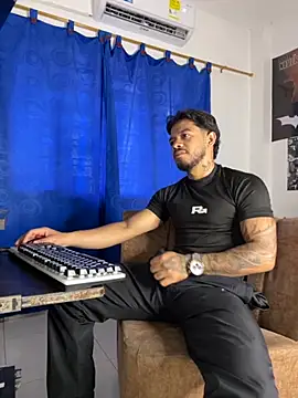 Kylian Alessandro online show from October 2025 06:13:02 PM