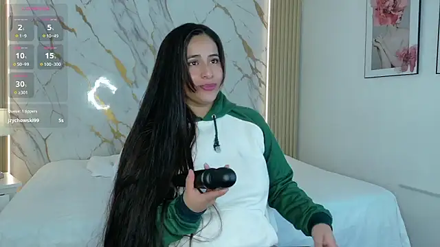 Snapshot of zoe_longhair chatting on May 2026 08:16:01 PM zoe longhair online show from May 2026 08:16:01 PM