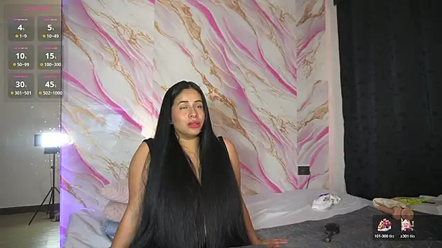 Snapshot of zoe_longhair chatting on May 2026 07:44:01 PM zoe longhair online show from May 2026 07:44:01 PM