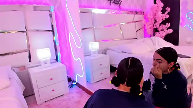 DevoraCarther online show from October 2025 12:02:02 PM