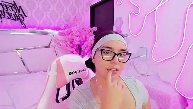 DevoraCarther online show from November 2025 03:00:01 PM