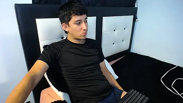 Dravith Valery online show from March 2026 04:06:02 AM