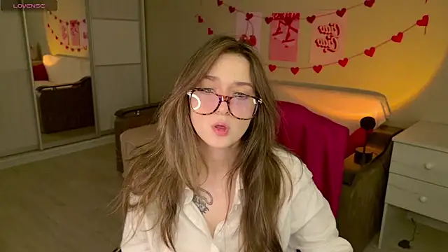 BellaSink online show from December 2025 05:49:02 AM