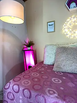 Meggie  online show from November 2025 11:14:01 PM