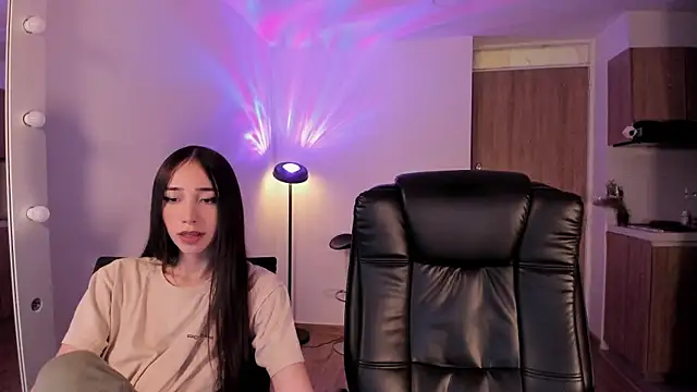 Mikeyvioleta  online show from April 2026 11:16:01 PM