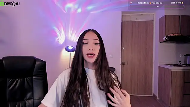 Snapshot of Mikeyvioleta_ chatting on May 2026 11:32:02 PM Mikeyvioleta online show from May 2026 11:32:02 PM