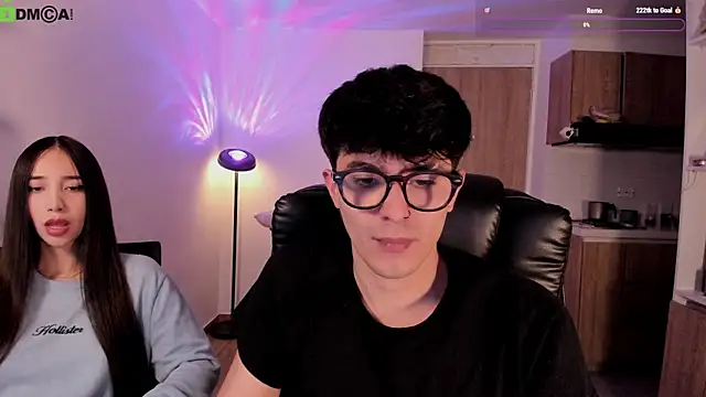 Snapshot of Mikeyvioleta_ chatting on May 2026 12:11:01 PM Mikeyvioleta online show from May 2026 12:11:01 PM